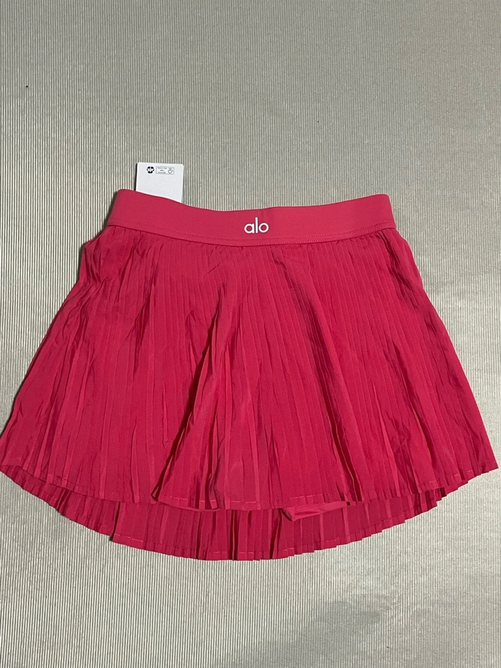 ALO Yoga Hot Pink Cropped Tank Top with Pleated Skirt Set